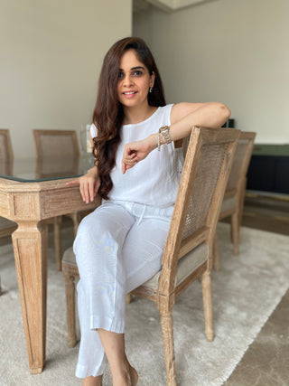 Mehma, the founder of Reistor, a sustainable brand specializing in linen dresses and tops